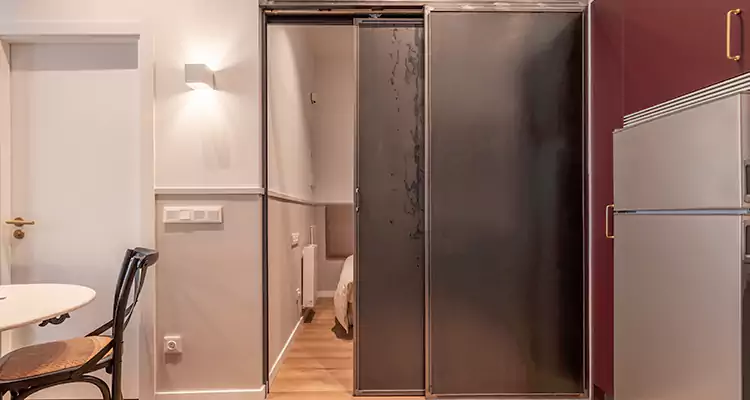 We Fix Closet Sliding Door in Jacksonville Beach, FL 